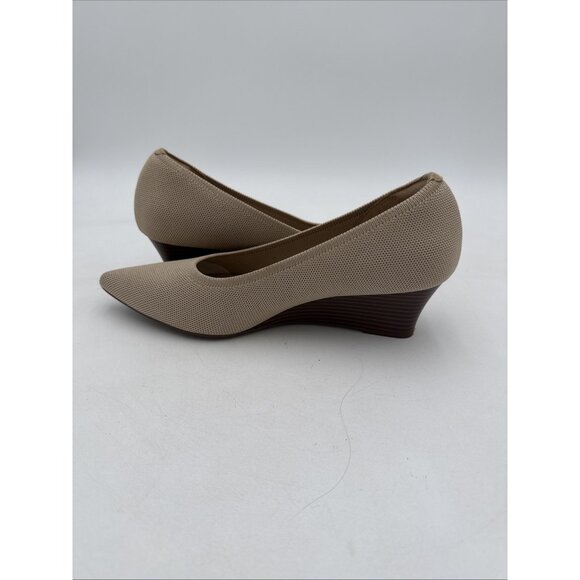Vivaia Aria Wedge Women's Pointed Toe Pumps Beige Shoes EU 40 US 9 Comfort Heels - Picture 7 of 11